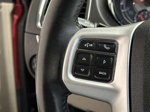 Used 2016 Chrysler Town & Country Touring FWD image 24