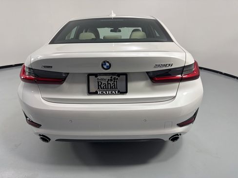 Certified 2022 BMW 330i xDrive Sedan w/ Premium Package 2 image 5
