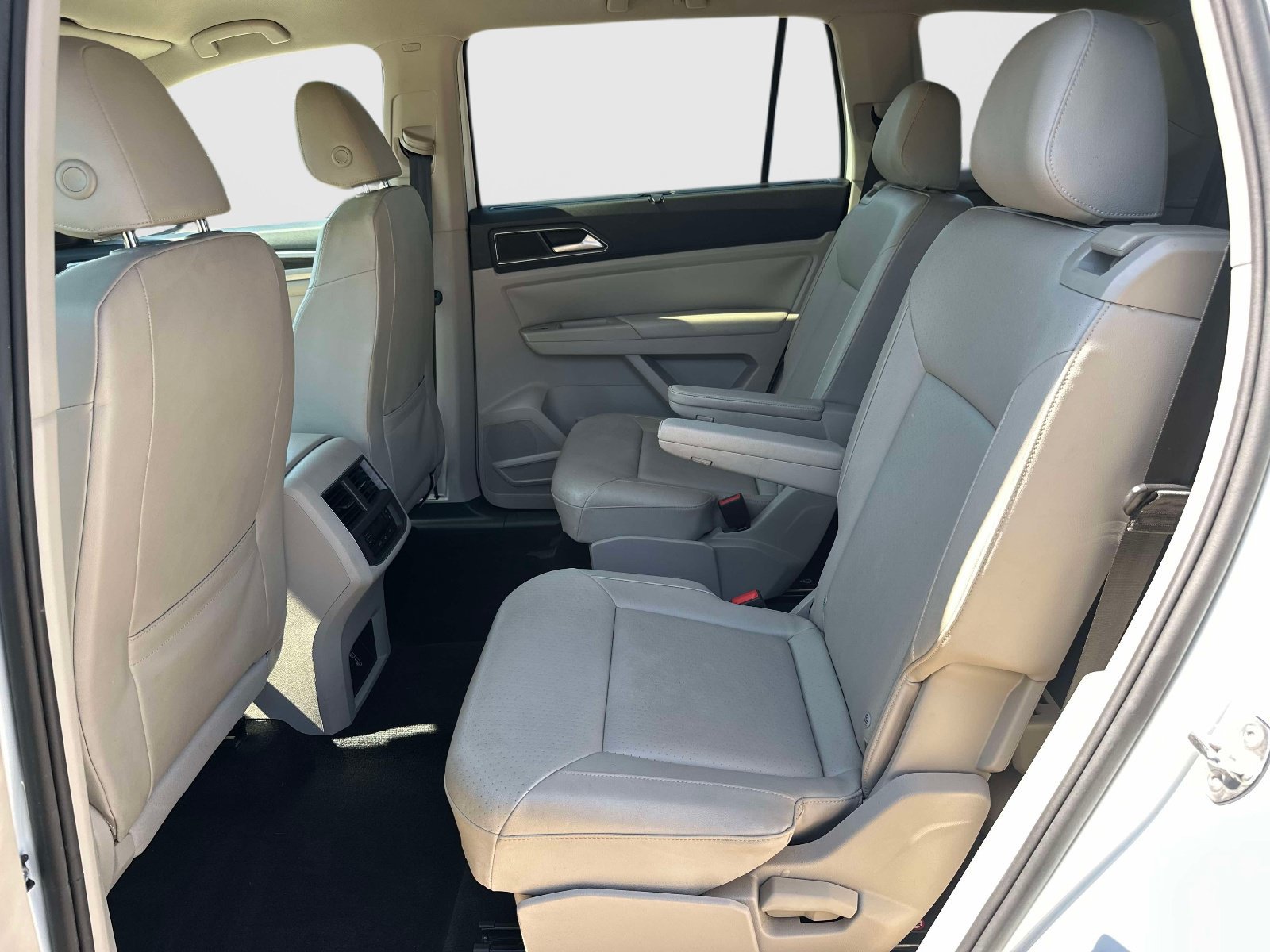 Used 2018 Volkswagen Atlas SE FWD image 13