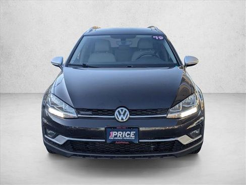 Used 2019 Volkswagen Golf Alltrack SE image 2