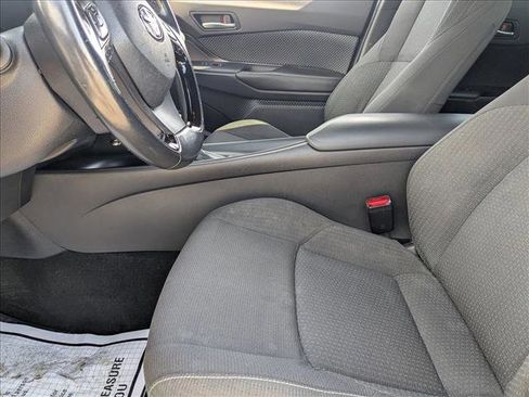 Used 2018 Toyota C-HR XLE image 15