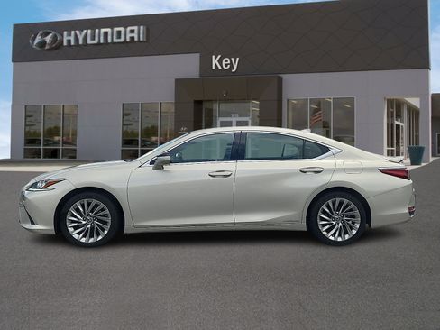 Used 2019 Lexus ES 300h FWD image 6