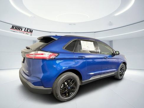 Used 2022 Ford Edge SE AWD/4WD image 3
