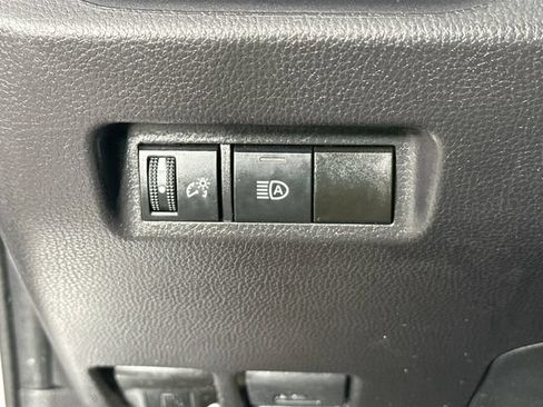 Used 2025 Toyota RAV4 XLE AWD/4WD image 21