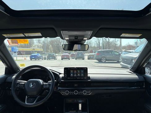 Used 2024 Honda CR-V Sport Touring image 9