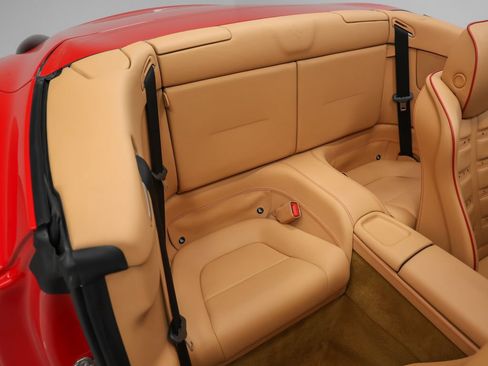 Used 2010 Ferrari California RWD image 23