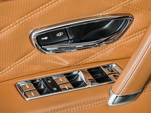 Used 2015 Bentley Flying Spur V8 image 20