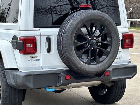 Used 2023 Jeep Wrangler Unlimited Sahara image 6