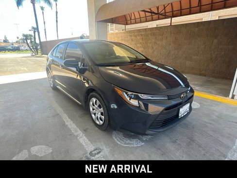 Used 2023 Toyota Corolla LE FWD image 3