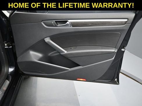 Used 2017 Volkswagen Passat 1.8T SEL Premium image 45