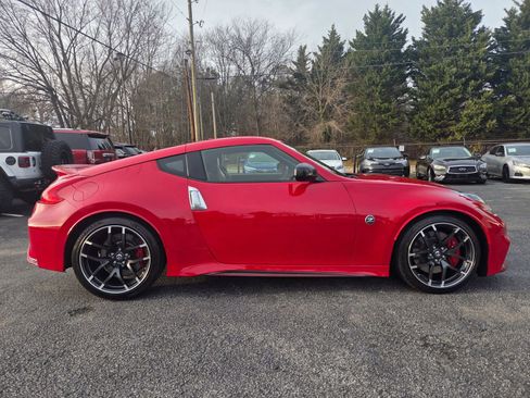 Used 2017 Nissan 370Z NISMO image 9