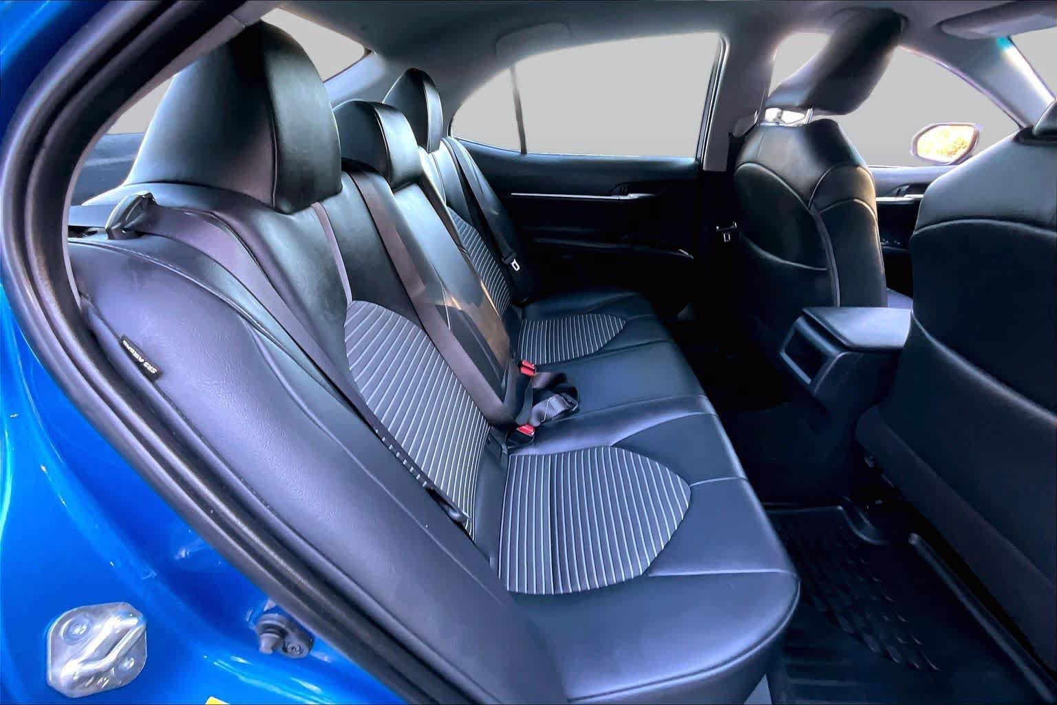 Used 2018 Toyota Camry SE FWD image 18