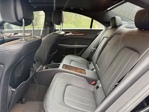 Used 2014 Mercedes-Benz CLS 550 4MATIC image 24