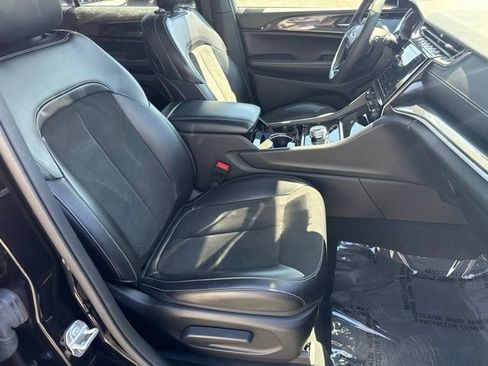 Certified 2023 Jeep Grand Cherokee L Laredo RWD image 33