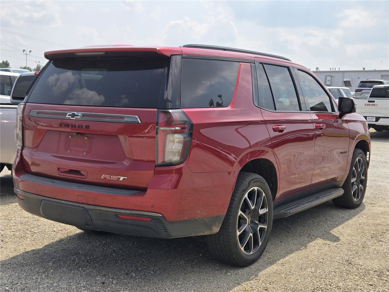 Used 2021 Chevrolet Tahoe RST w/ Luxury Package RWD image 3