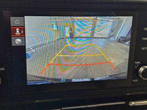 Used 2024 Kia Carnival LX FWD image 14