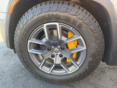 Used 2023 Rivian R1T Adventure AWD/4WD image 19