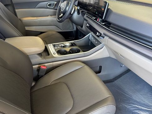 New 2026 Kia Carnival SX FWD image 17