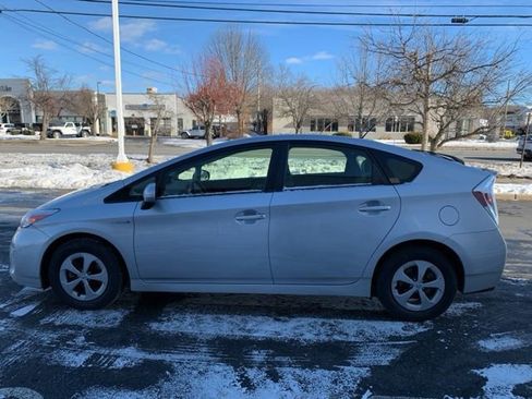 Used 2012 Toyota Prius Two image 9