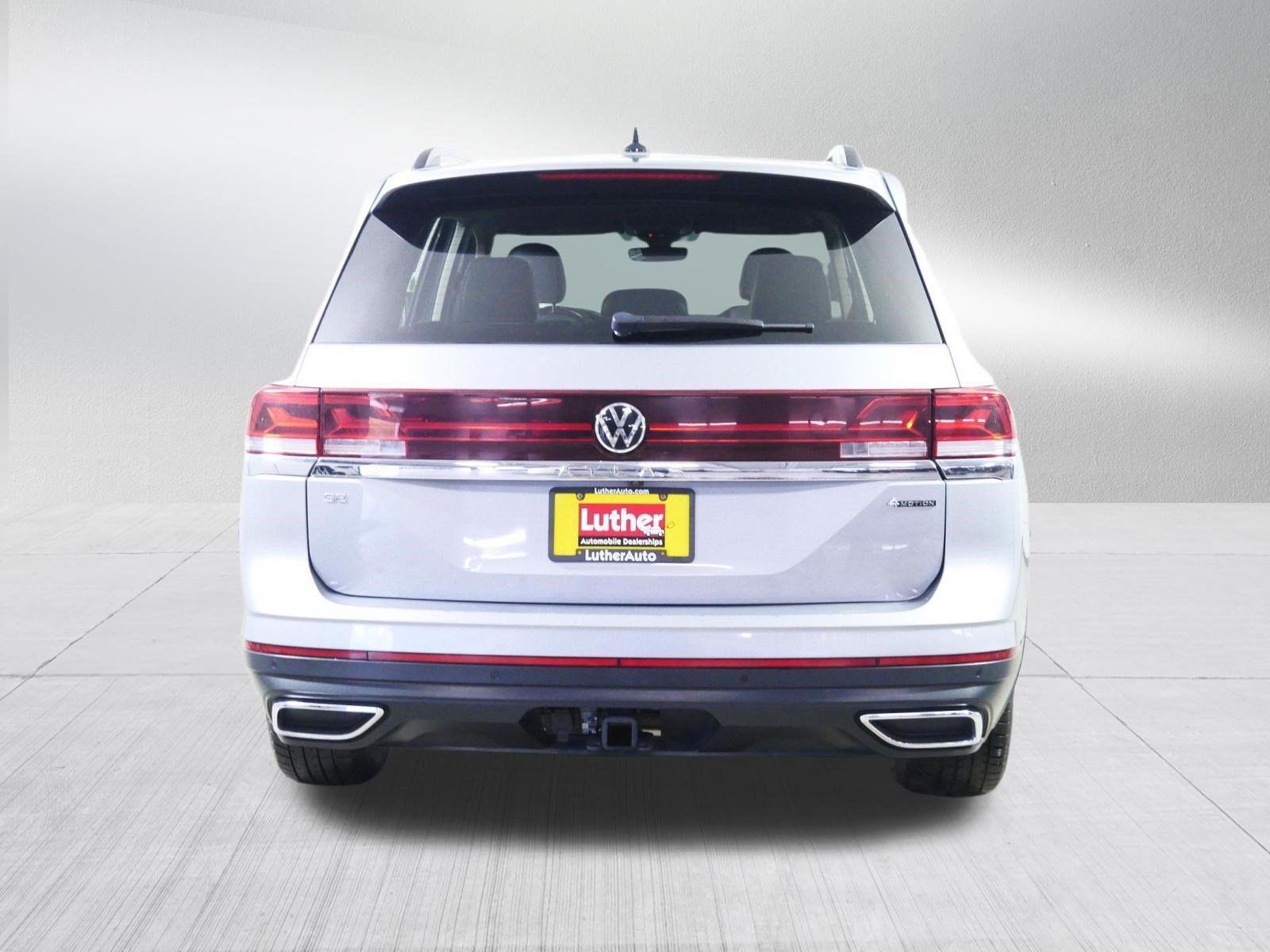 Used 2024 Volkswagen Atlas SE AWD/4WD image 6