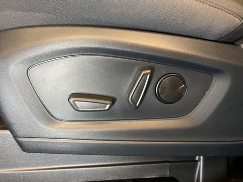 New 2025 Ford Explorer Active image 24