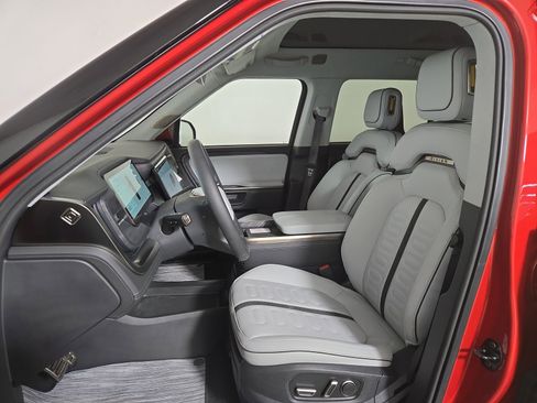 Used 2024 Rivian R1S Adventure AWD/4WD image 20