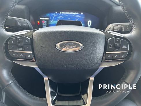 Used 2025 Ford Explorer Platinum w/ LUX Leather Package image 17