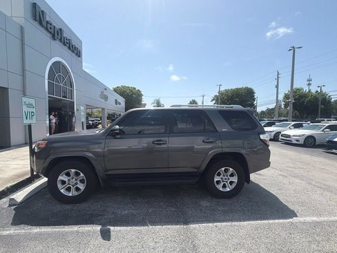 Used 2015 Toyota 4Runner SR5 Premium RWD image 9
