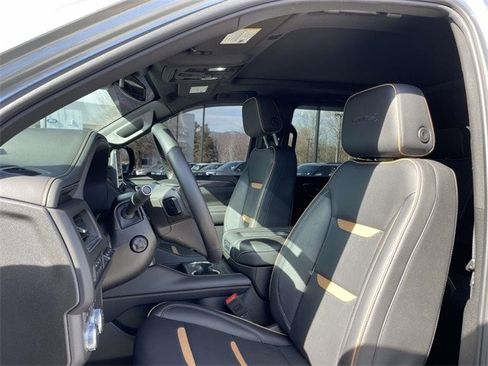 Used 2024 GMC Yukon XL AT4 w/ AT4 Premium Package image 20