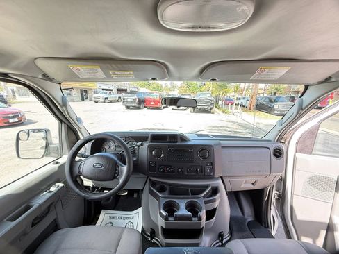 Used 2013 Ford E-150 and Econoline 150 RWD image 18
