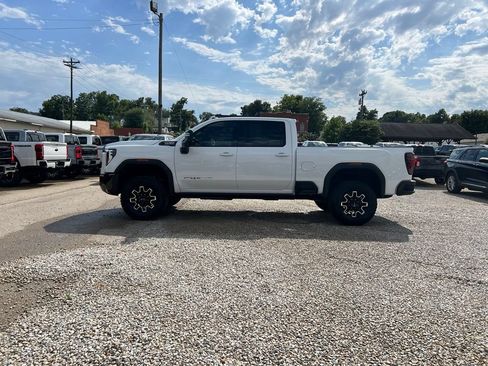 Used 2025 GMC Sierra 2500 AT4X AWD/4WD image 5