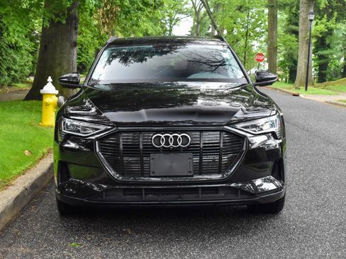 Used 2021 Audi e-tron Premium w/ Convenience Plus Package image 13