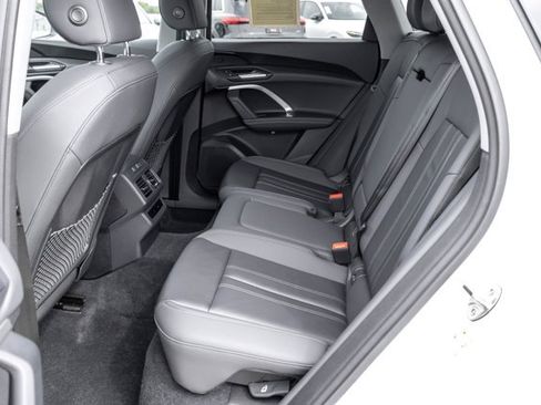 Certified 2025 Audi Q5 Premium w/ Convenience Package AWD/4WD image 22