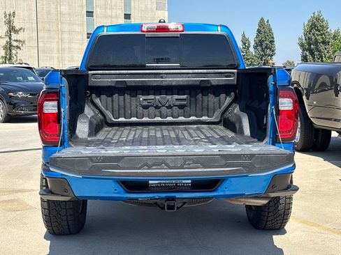 Used 2023 GMC Canyon AT4 w/ AT4 Premium Package AWD/4WD image 7