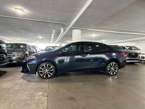 Used 2018 Toyota Corolla SE FWD image 2