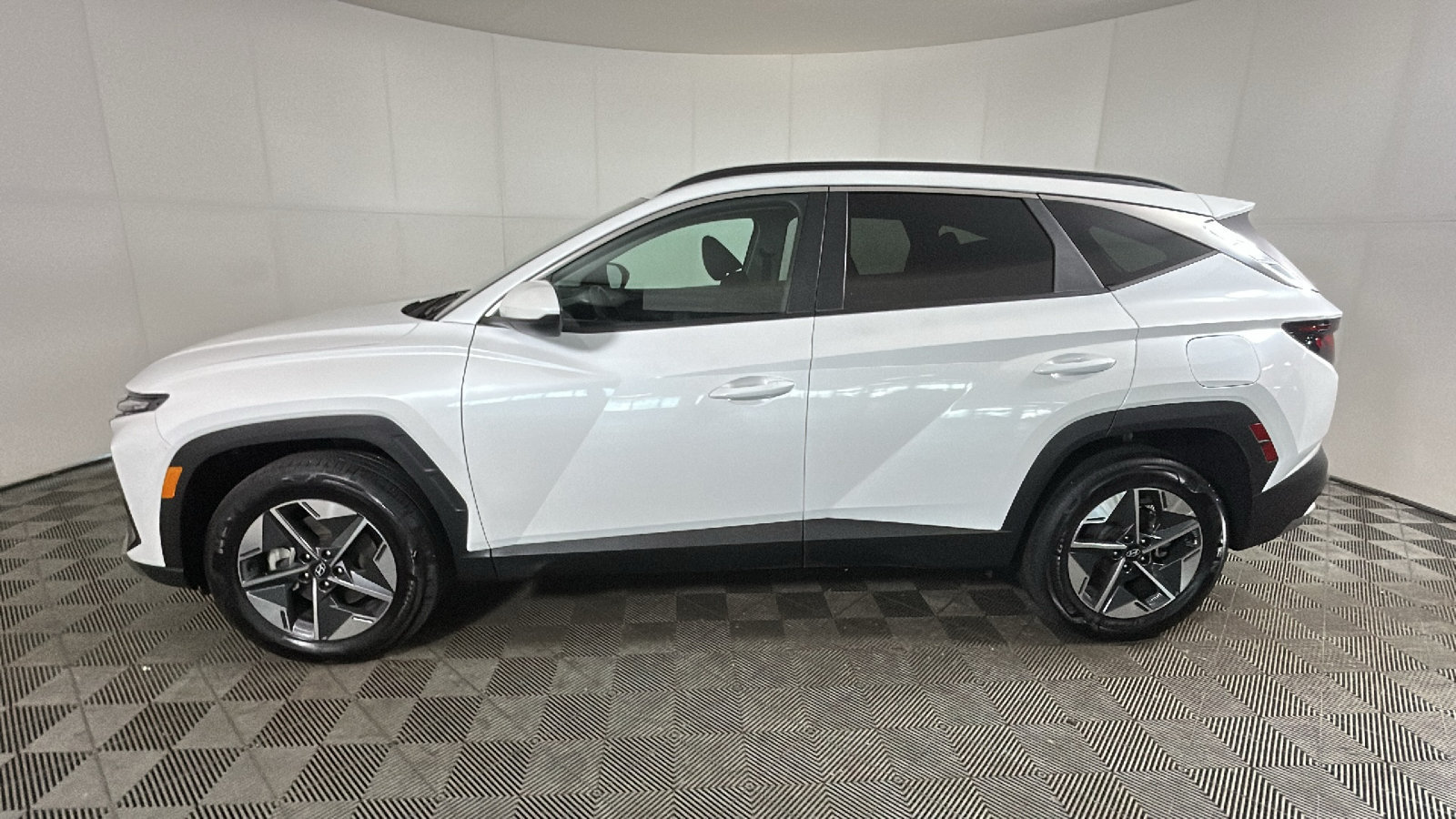 Used 2025 Hyundai Tucson SEL AWD/4WD image 6