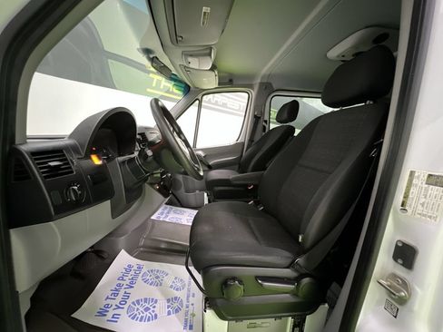 Used 2016 Mercedes-Benz Sprinter 2500 image 18