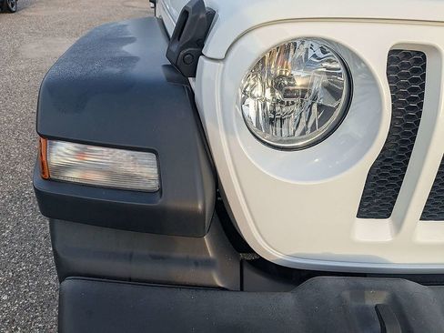 Used 2023 Jeep Wrangler Unlimited Sport AWD/4WD image 9
