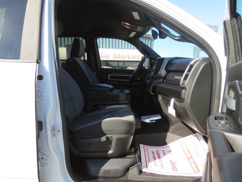 Used 2024 RAM 2500 Big Horn w/ Protection Group AWD/4WD image 9