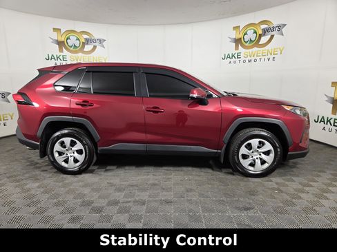 Used 2022 Toyota RAV4 LE AWD/4WD image 10