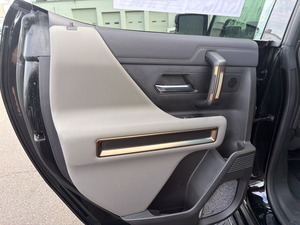 Used 2025 GMC Hummer EV 3X w/ LPO, Sport Package AWD/4WD image 13
