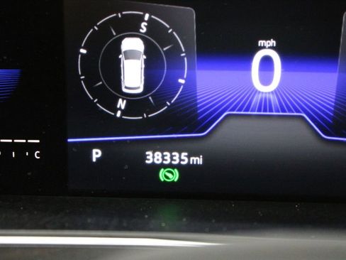 Used 2022 Volkswagen Tiguan SE image 34