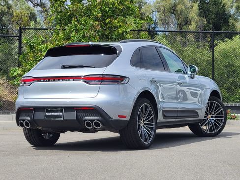 Used 2026 Porsche Macan image 7