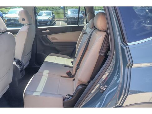 Used 2019 Volkswagen Tiguan SEL AWD/4WD image 18