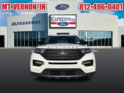 Used 2024 Ford Explorer XLT w/ Equipment Group 202A AWD/4WD image 11