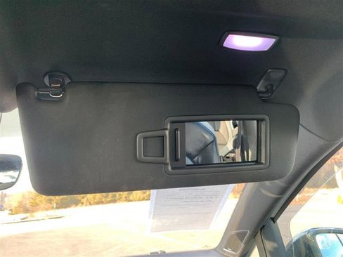 Used 2017 Volkswagen Golf 4-Door image 32