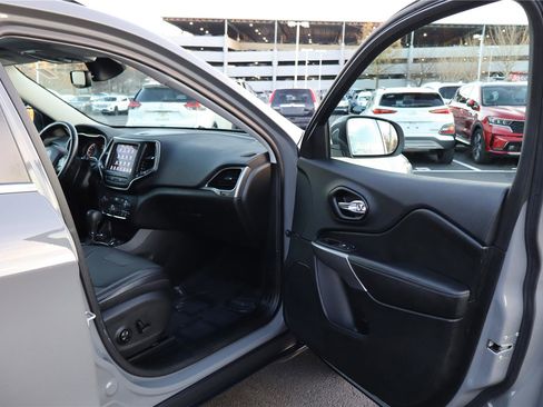 Used 2021 Jeep Cherokee Latitude Lux w/ Sun & Sound Group image 27