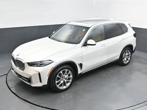 Certified 2024 BMW X5 xDrive40i w/ Premium Package AWD/4WD image 34