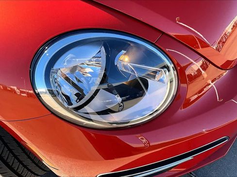 Used 2018 Volkswagen Beetle 2.0T SE image 24