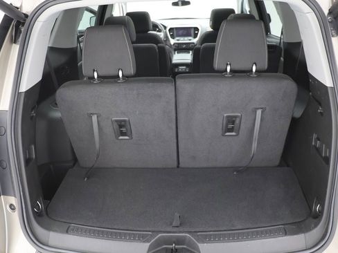 Used 2023 GMC Acadia SLE w/ Driver Convenience Package image 29